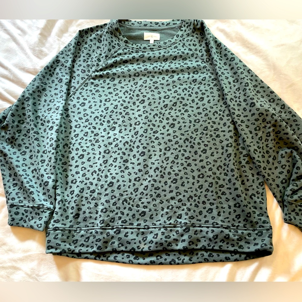 NWOT. Lou & Grey sweatshirt.  Size L